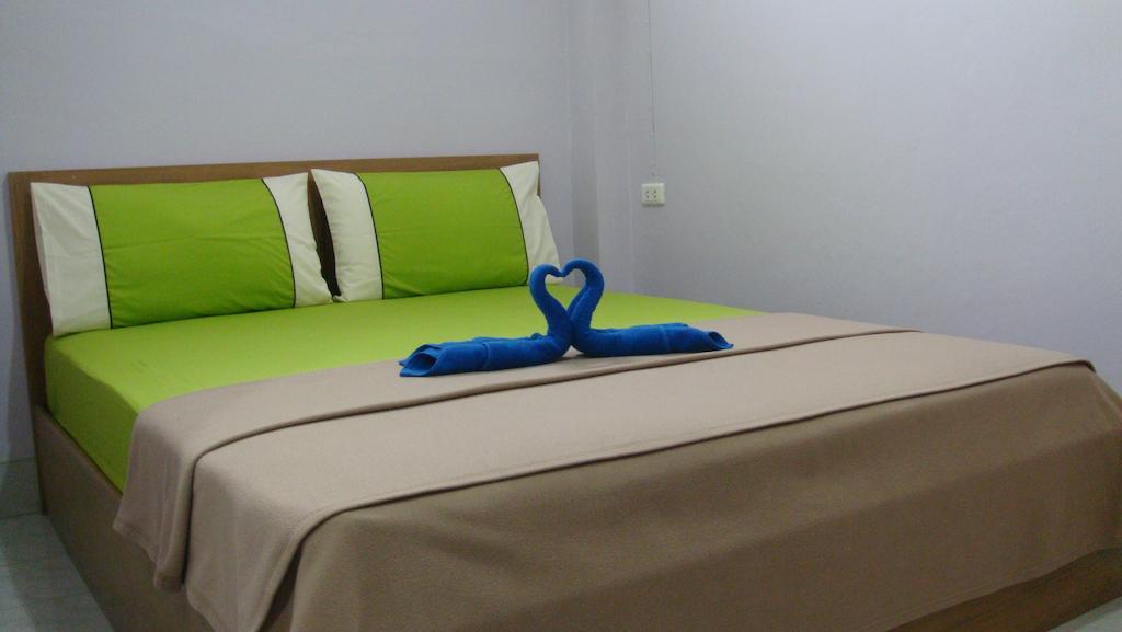 แคนดี้เฮ้าส์ Hotel Patong ภายนอก รูปภาพ
