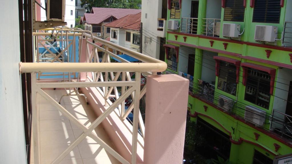 แคนดี้เฮ้าส์ Hotel Patong ภายนอก รูปภาพ